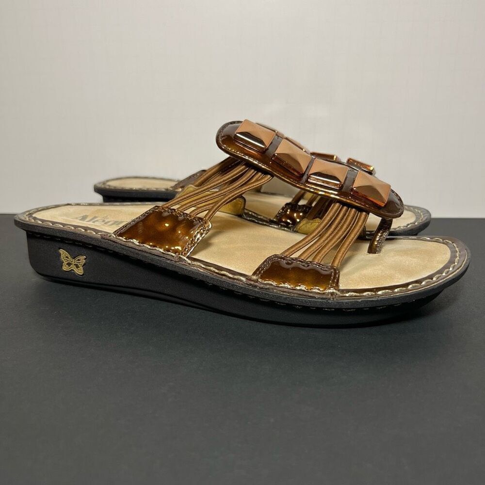 Womens ALEGRIA Pisa Bronze Patent Leather Embellished Sandals / Size 9 - EU 39
